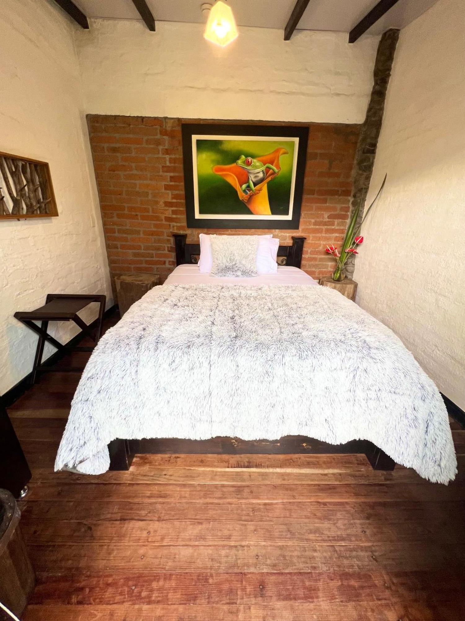 La Herradura Lodge Санта-Роса-де-Кабаль Экстерьер фото